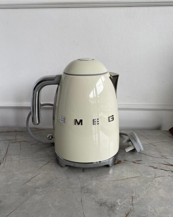 New & Original Cream Smeg 1.7L Kettle